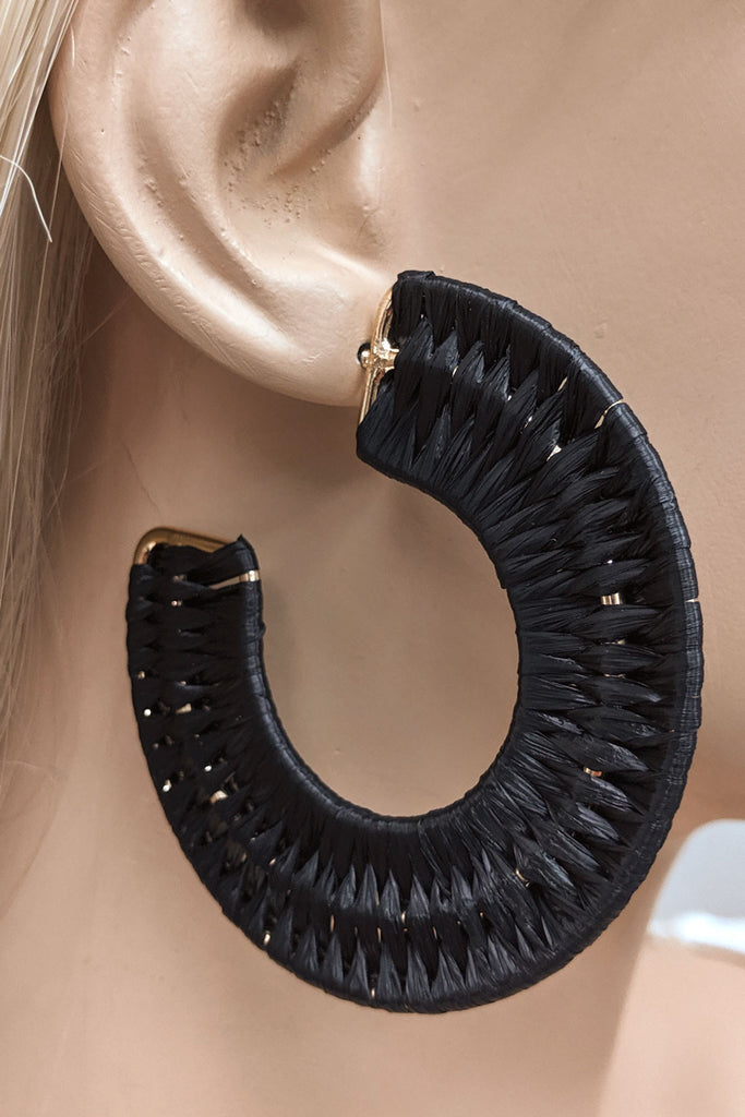 HOOP BRAIDED RAFFIA EARRINGS