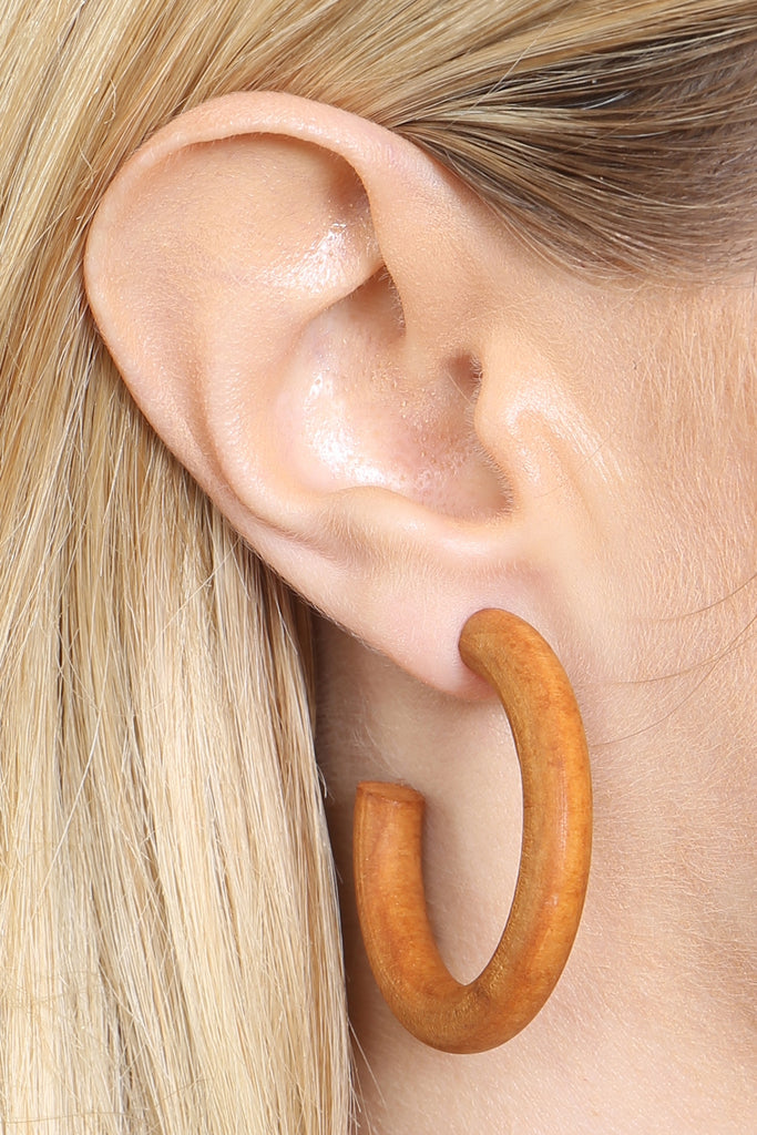 ROUND WOOD HOOP TUBULAR EARRINGS