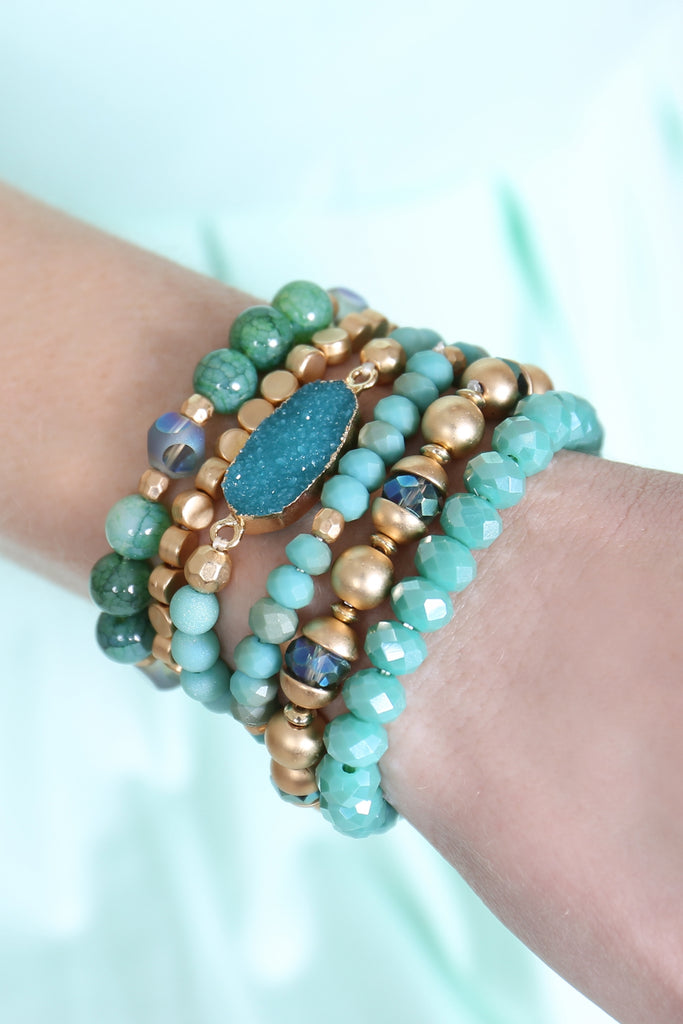 MULTI LINE DRUZY STONE CHARM BRACELET