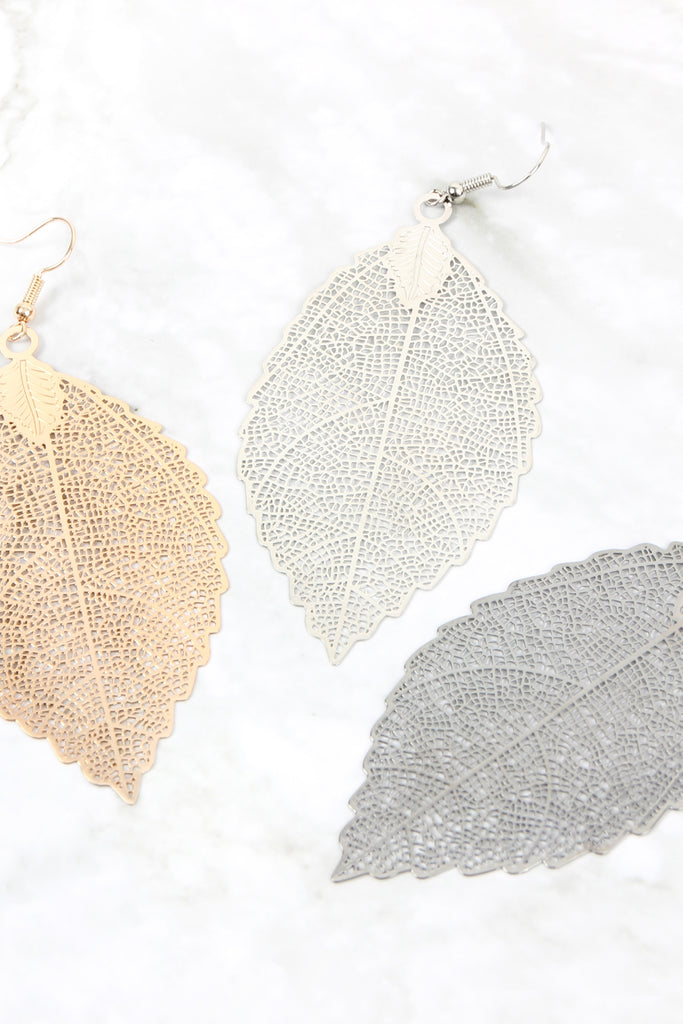 HDE2320 - FINE FILIGREE LEAF HOOK EARRINGS