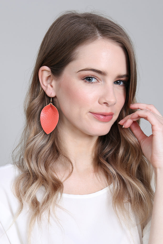 PINCHED TEARDROP HOOK DROP EARRINGS