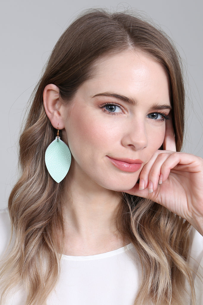 PINCHED TEARDROP HOOK DROP EARRINGS