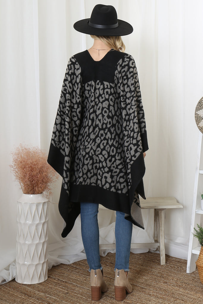 BORDER LINE LEOPARD PRINT WARMER OPEN FRONT KIMONO