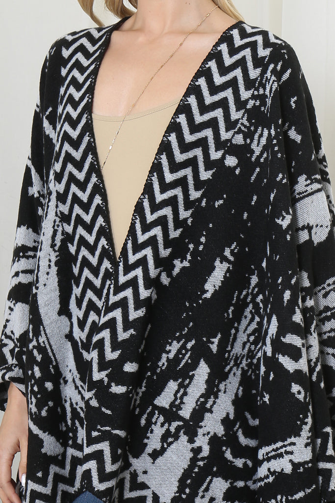 ZIG ZAG BORDER ABSTRACT WARMER OPEN FRONT KIMONO