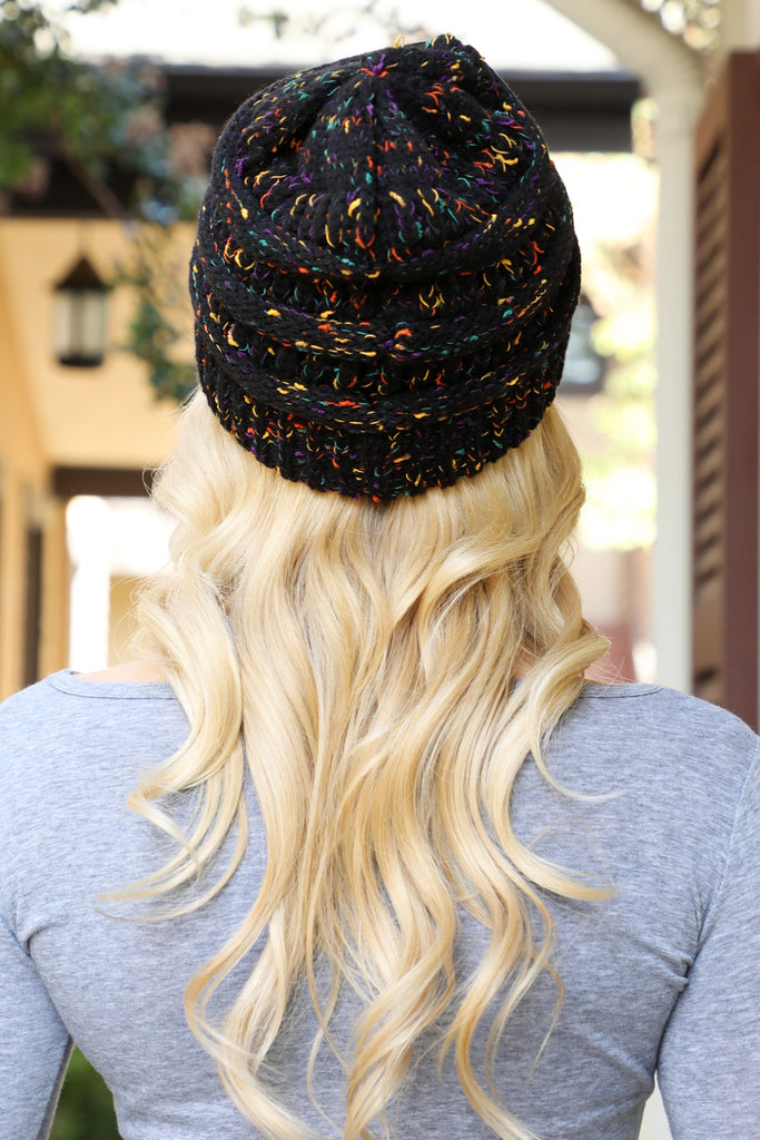 KNITTED BEANIE