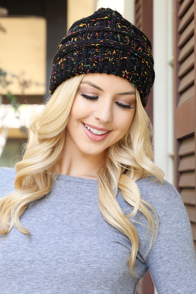 KNITTED BEANIE