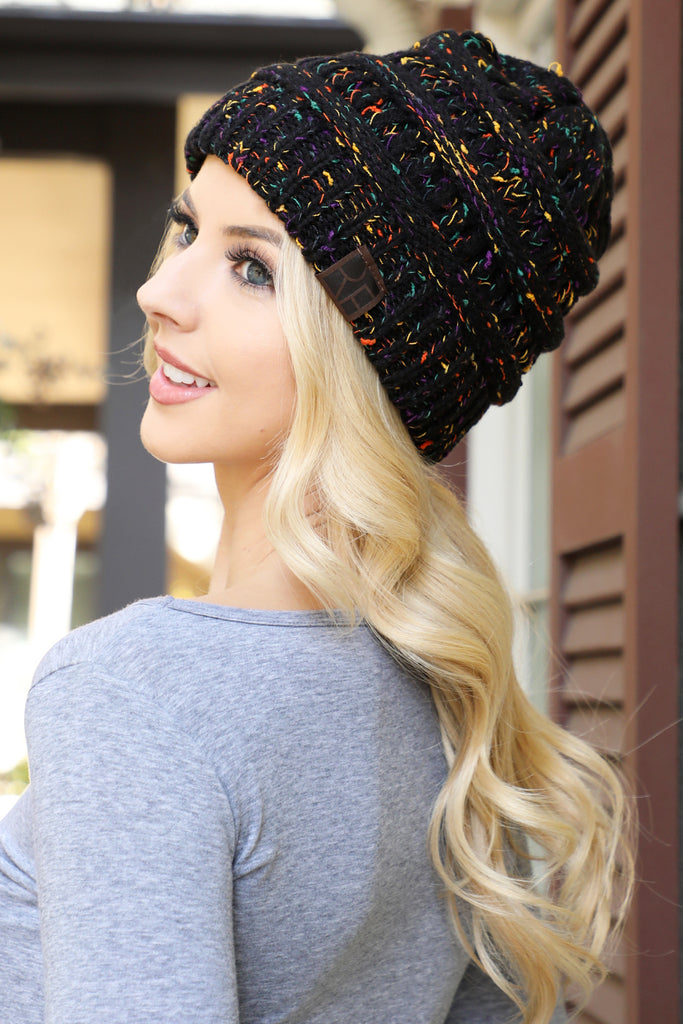 KNITTED BEANIE