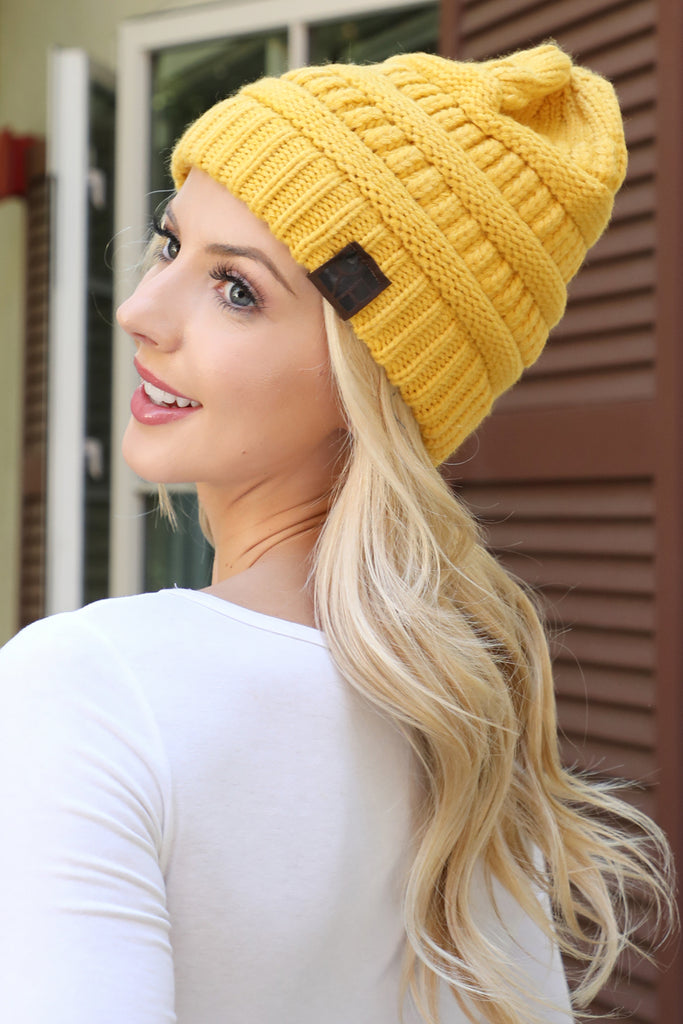 KNITTED BEANIE