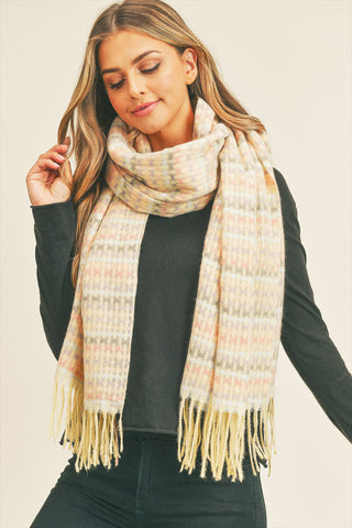 TEXTURED SOLID FRINGE SCARF