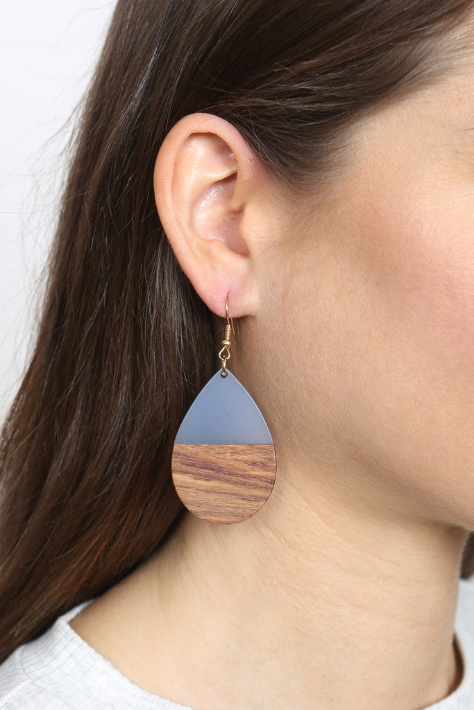 MYE1404 - HOMAICA WOOD PEARSHAPE DROP EARRINGS