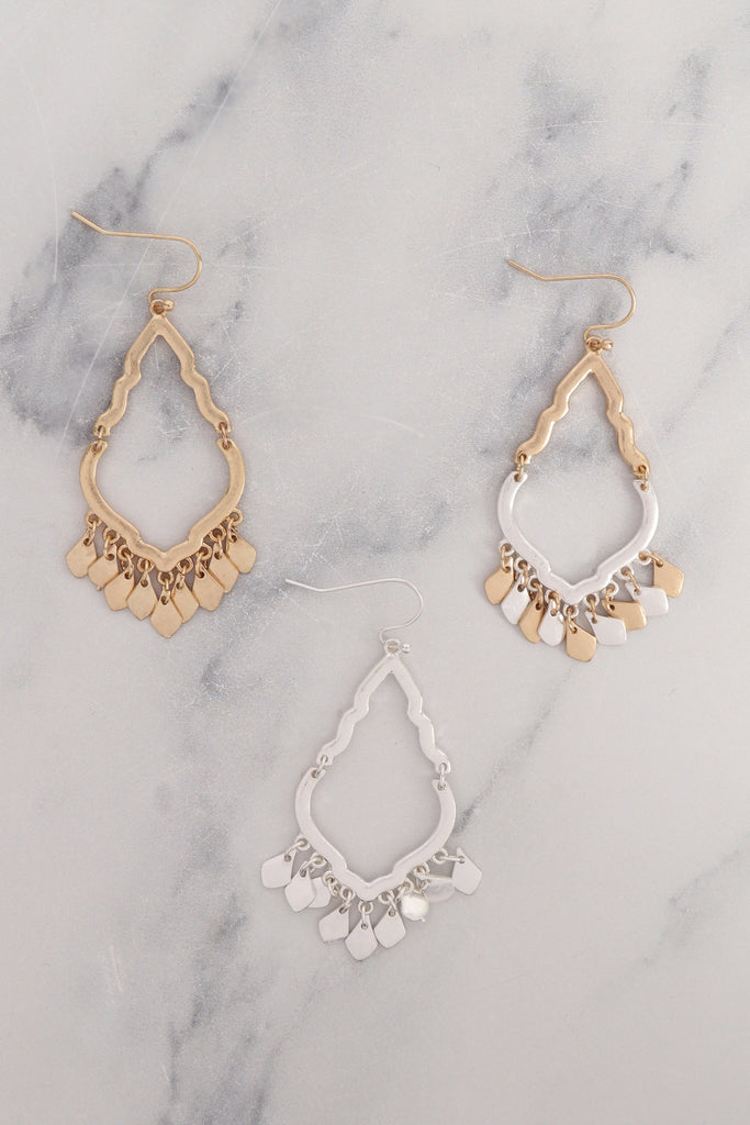 PE3576 - METAL OPEN CUT MORRACAN TEARDROP EARRINGS