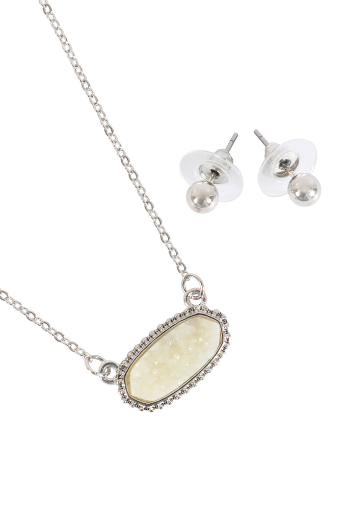 Druzy Stone Oval Stone Pendant  Necklace