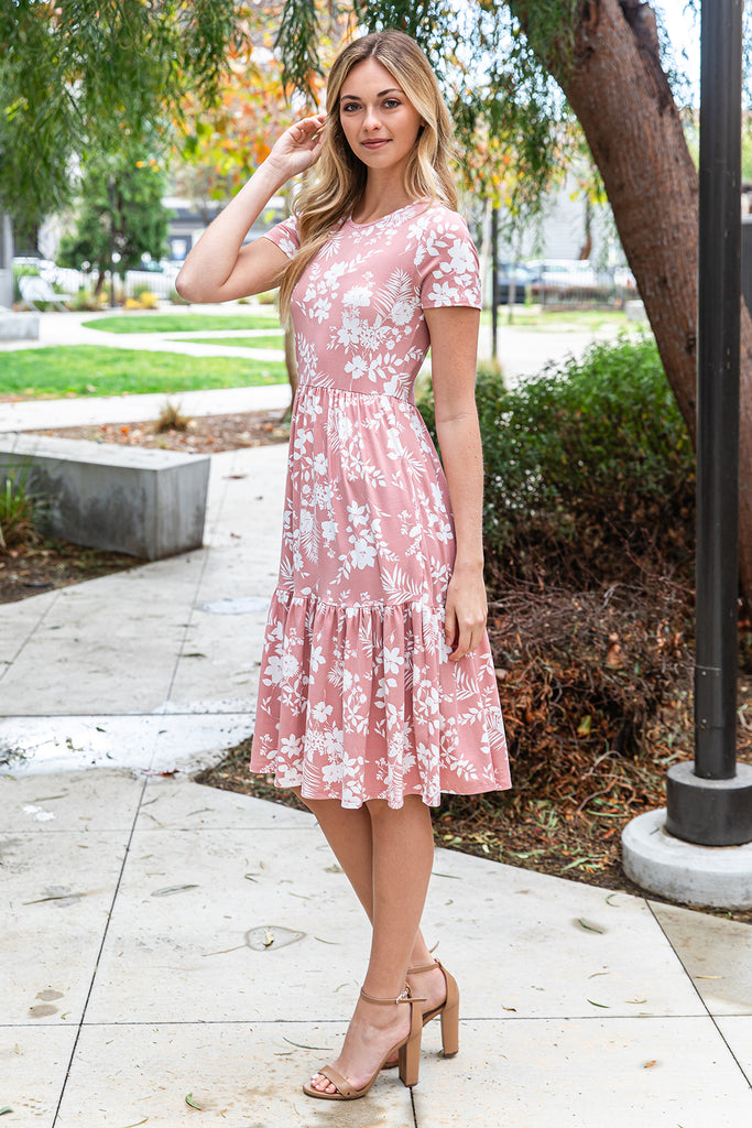 SHORT SLEEVE FLORAL KNEE LENGTH TIERED DRESS Riah Fashion SHORT SLEEVE FLORAL KNEE LENGTH TIERED DRESS Riah Fashion