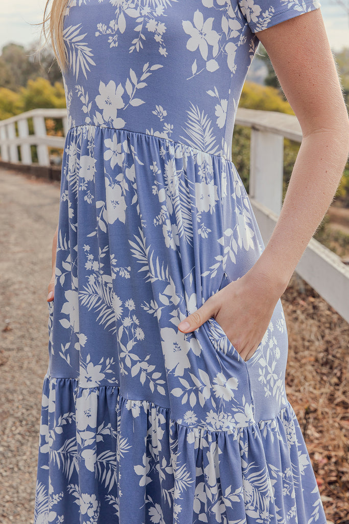 SHORT SLEEVE FLORAL KNEE LENGTH TIERED DRESS Riah Fashion SHORT SLEEVE FLORAL KNEE LENGTH TIERED DRESS Riah Fashion