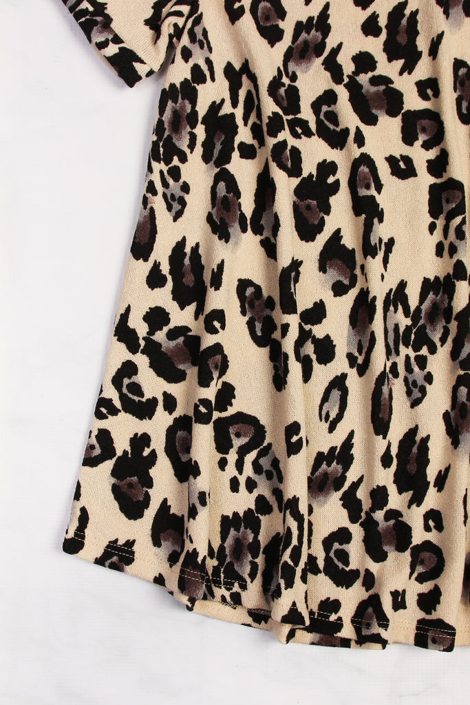 Short Sleeve Leopard Knit Sweater