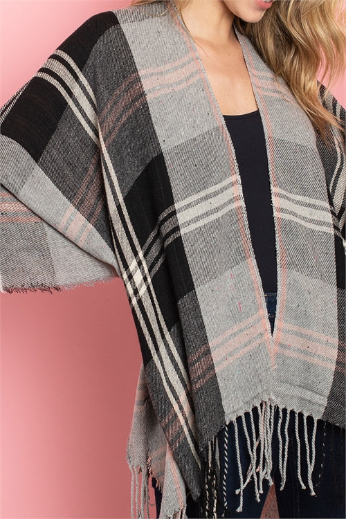 P4038 - BLACK GRAY CHECKERED FRINGE PONCHO