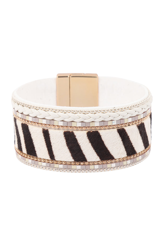 HDB3473 - ANIMAL PRINT LEATHER MAGNETIC LOCK BRACELET