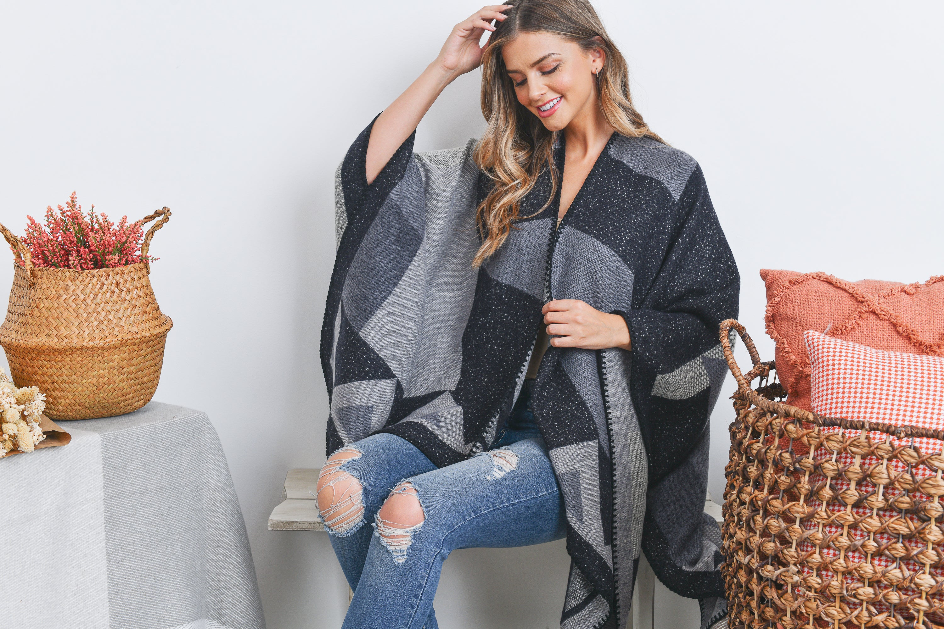 OPEN FRONT GEOMETRIC SHAPE PRINT RUANA WRAP KIMONO – Riah Fashion
