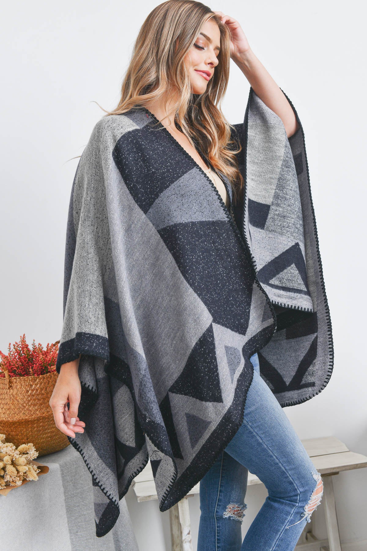 OPEN FRONT GEOMETRIC SHAPE PRINT RUANA WRAP KIMONO – Riah Fashion