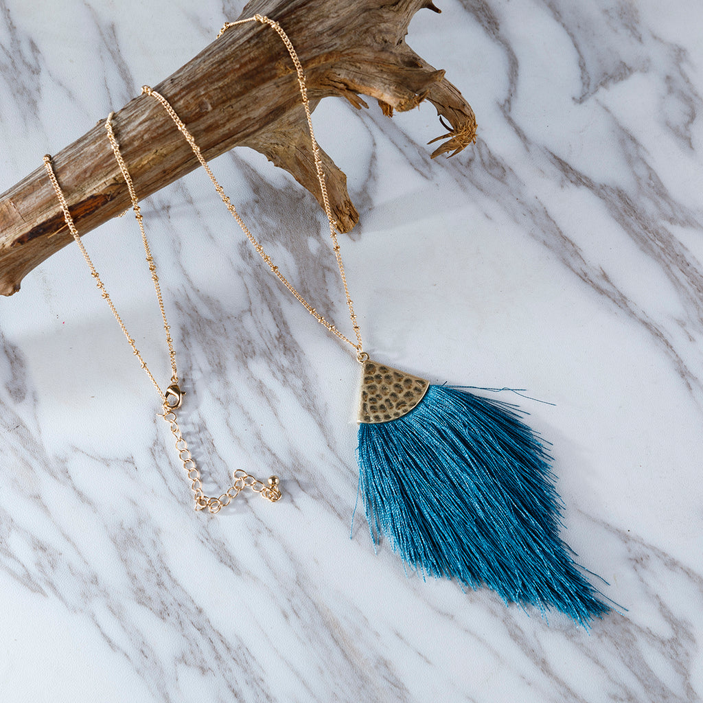 TASSEL PENDANT NECKLACE