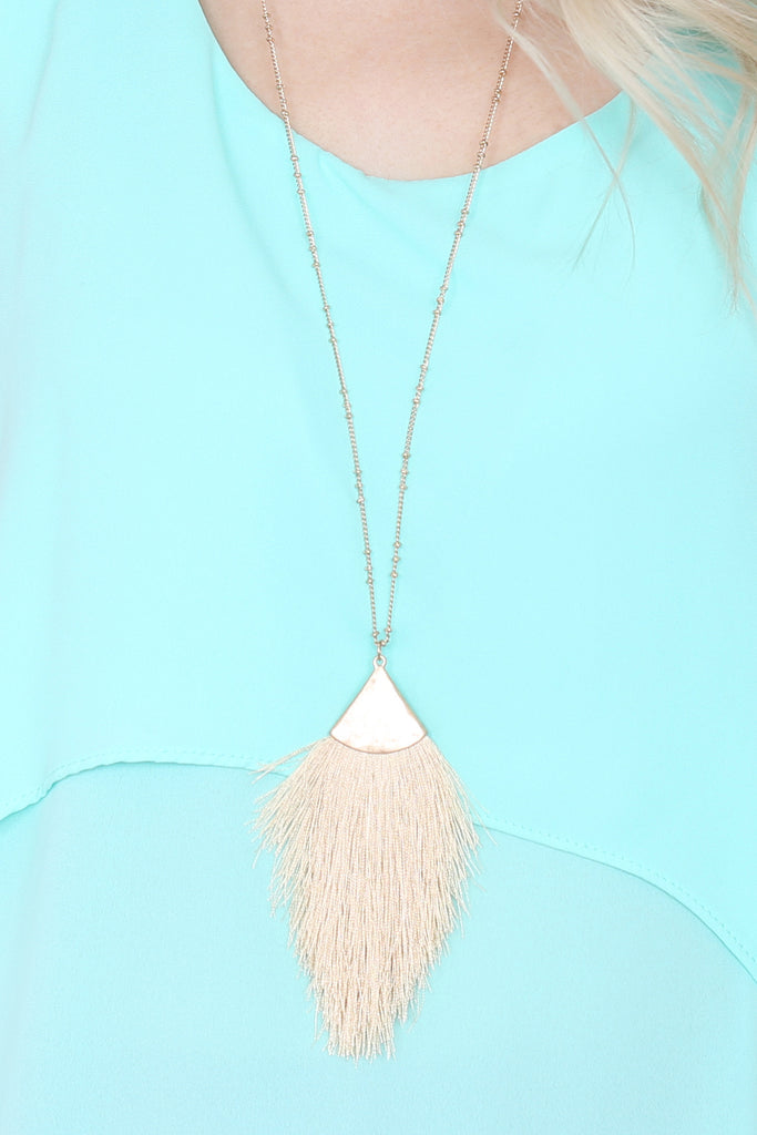 TASSEL PENDANT NECKLACE