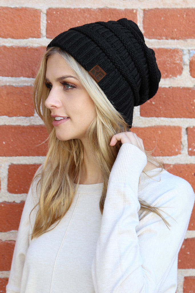 KNITTED BEANIE