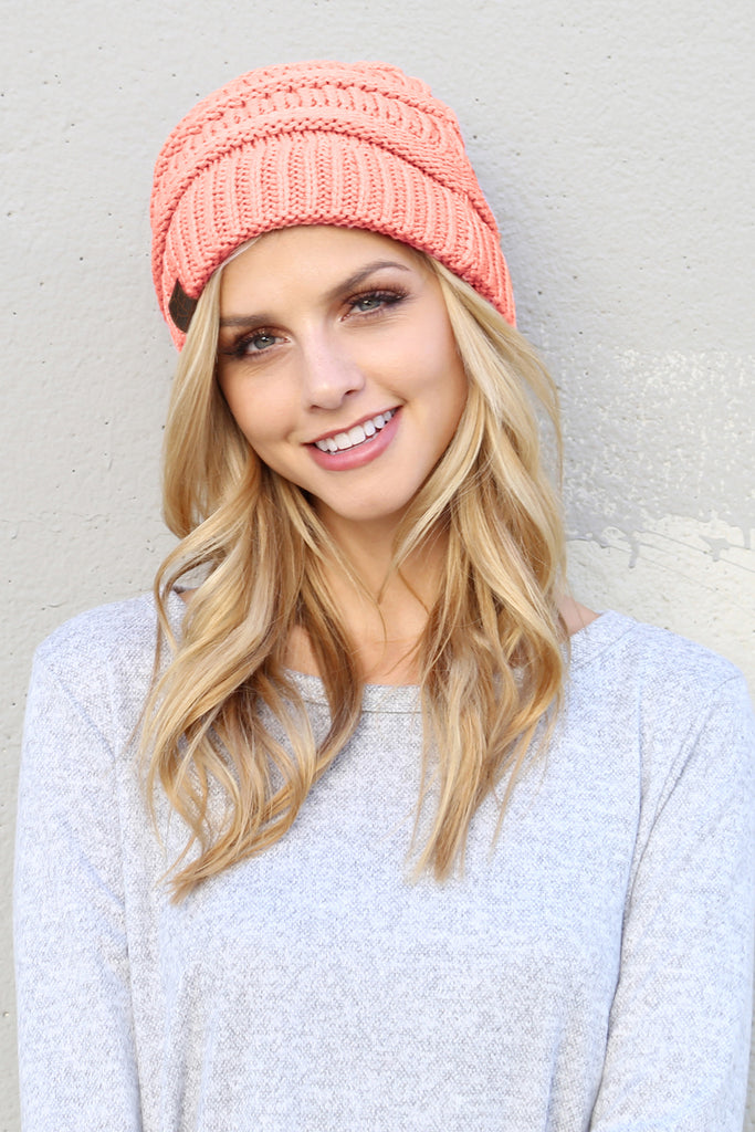 KNITTED BEANIE