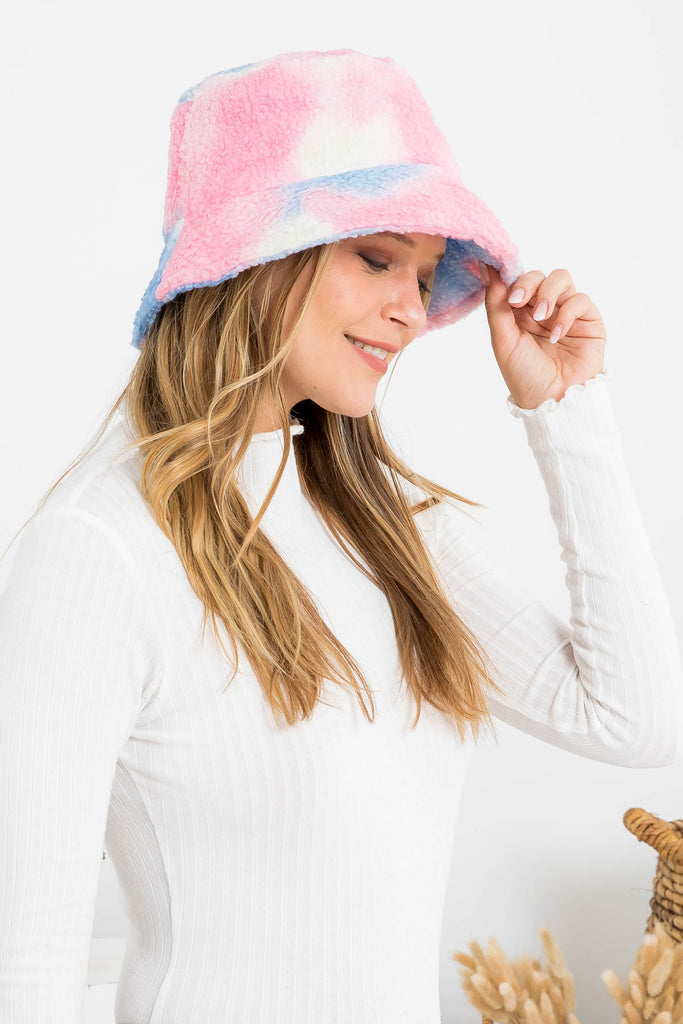 TIE DYE FUZZY FLEECE BUCKET HAT