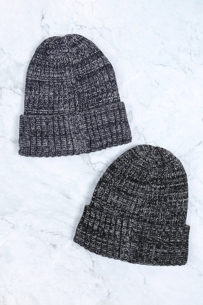 PLAIN KNITTED BEANIE