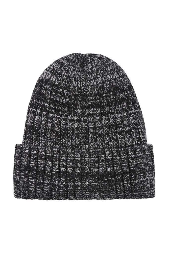 PLAIN KNITTED BEANIE