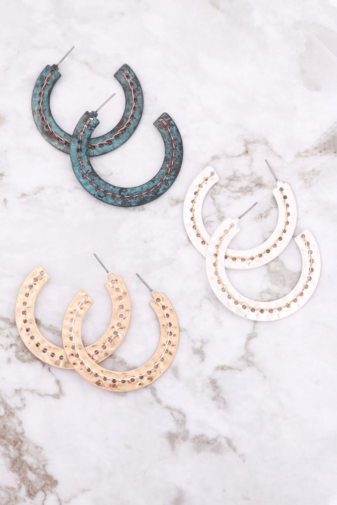 ME3135 - STITCH HAMMERED HOOP EARRINGS