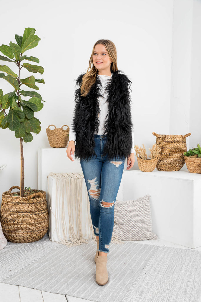 PN303X004G - BLACK LONG FUZZY FUR VEST
