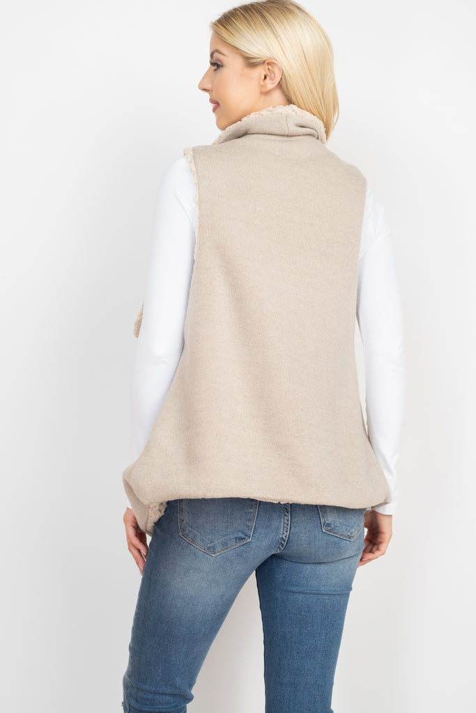SC336X004G4 - KNITTED RUFFLE RUANA WRAP SCARF