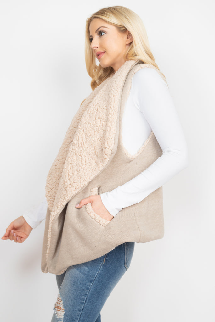 SC336X004G4 - KNITTED RUFFLE RUANA WRAP SCARF