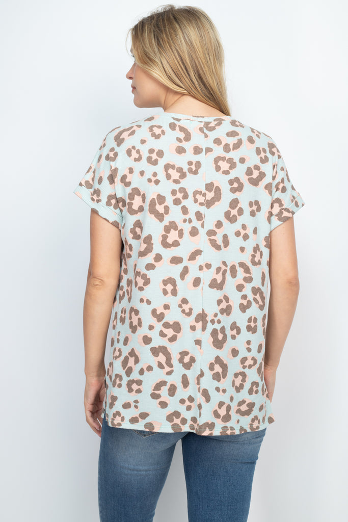 Rolled Sleeve Leopard Thermo Top