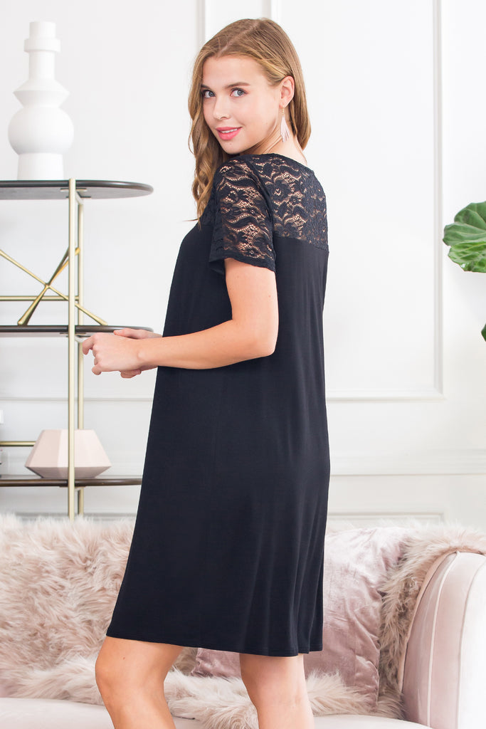 Short Sleeve Pleated Lace Detail Dress