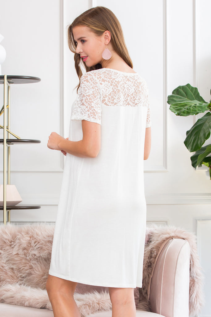 Short Sleeve Pleated Lace Detail Dress