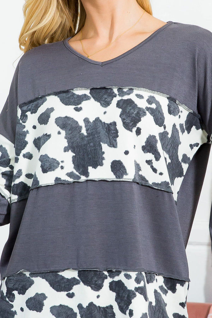 V-NECK OUTSEAM OVERLOCK ANIMAL CONTRAST TOP